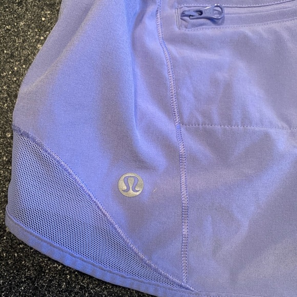 ❌Sold❌ Lululemon Hotty Hot shorts - Picture 4 of 5